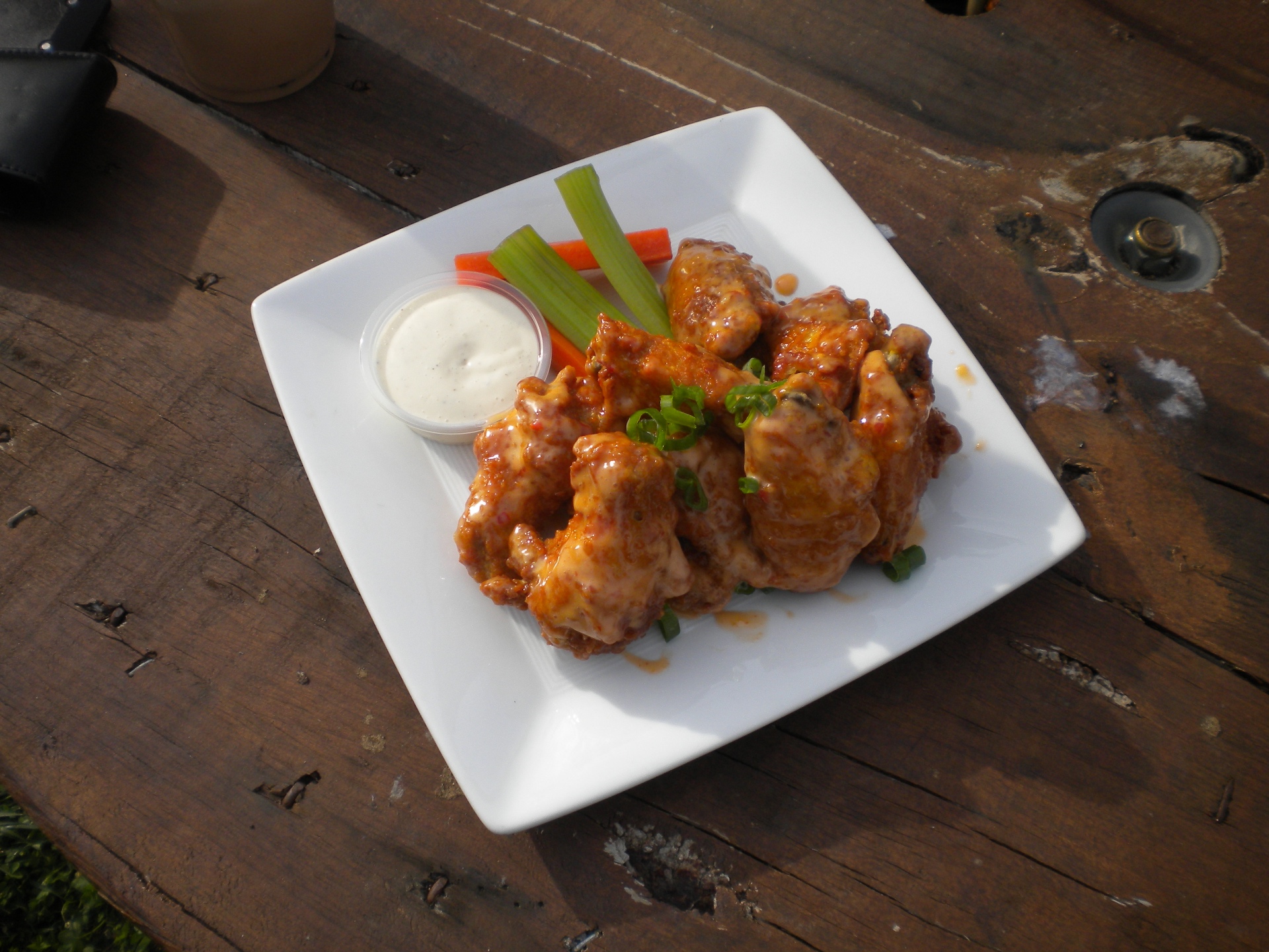 Saucy chicken wings
